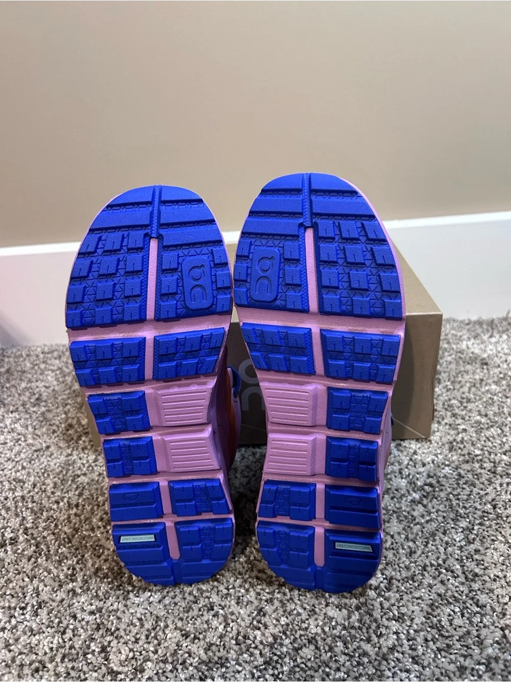 NIB On Running Cloudhero Mid Waterproof Hiking Shoes Orange/Lavender 2.5 Kids